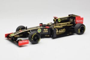 Lotus Renault GP R31 #10 B. Senna F1 2011 Minichamps 1:18 150110079-C1 Metāls