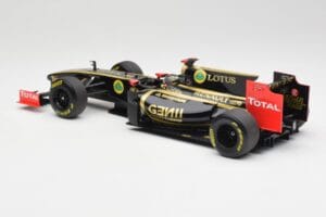 Lotus Renault GP R31 #10 B. Senna F1 2011 Minichamps 1:18 150110079-C1 Metāls — attēls 5 no 7
