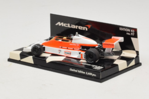 McLaren M26 Ford J. Hunt F1 1977 Minichamps 1:43 530774301 Metāls — attēls 3 no 5