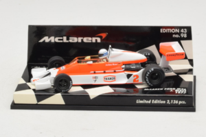 McLaren M26 Ford J. Mass F1 1977 Minichamps 1:43 530774302 Metāls