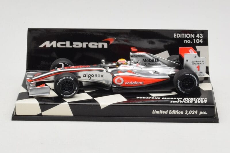 McLaren Mercedes MP4-24 #1 L. Hamilton Showcar 2009 Minichamps 1:43 530094371 Metāls