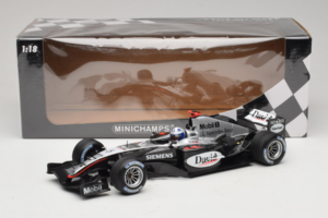McLaren MP4/19 Mercedes D. Coulthard F1 2004 Minichamps 1:18 530041805 Metāls — attēls 7 no 7