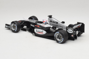 McLaren MP4/19 Mercedes K. Raikkonen F1 2004 Minichamps 1:18 530041806 Metāls — attēls 5 no 7