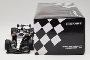 McLaren MP4/19 Mercedes K. Raikkonen F1 2004 Minichamps 1:18 530041806 Metāls — attēls 6 no 7