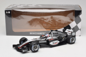 McLaren MP4/19 Mercedes K. Raikkonen F1 2004 Minichamps 1:18 530041806 Metāls — attēls 7 no 7