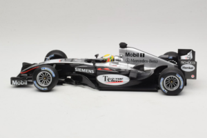 McLaren MP4/19 Mercedes L. Hamilton Autosport Young Driver Test Silverstone 2004 Minichamps 1:18 530044418 Metāls — attēls 3 no 7