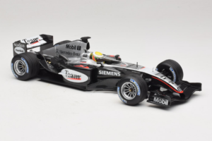 McLaren MP4/19 Mercedes L. Hamilton Autosport Young Driver Test Silverstone 2004 Minichamps 1:18 530044418 Metāls — attēls 4 no 7