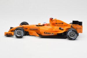 McLaren Mercedes MP4-20 G. Paffett F1 Test Car 2006 Minichamps 1:18 B66962342 Metāls — attēls 3 no 6