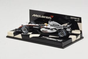 McLaren Mercedes MP4-20 #10 J-P. Montoya Race Car 2005 Minichamps 1:43 530054310 Metāls — attēls 3 no 5