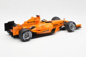 McLaren MP4-20 Mercedes P. de la Rosa Interim Test Car 2006 Minichamps 1:18 530061894 Metāls — attēls 2 no 6