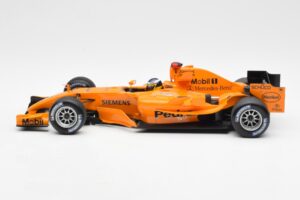 McLaren Mercedes MP4-20 P. de la Rosa F1 Test Car 2005 Minichamps 1:18 B66962343 Metāls — attēls 3 no 6