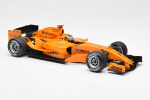 McLaren Mercedes MP4-20 P. de la Rosa F1 Test Car 2005 Minichamps 1:18 B66962343 Metāls — attēls 4 no 6