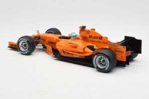 McLaren Mercedes MP4-20 P. de la Rosa F1 Test Car 2006 Minichamps 1:18 PEDRO001 Metāls — attēls 5 no 6