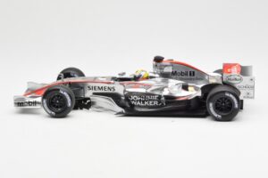 McLaren Mercedes MP4-21 #4 J.P. Montoya F1 2006 Minichamps 1:18 530061804 Metāls — attēls 3 no 6
