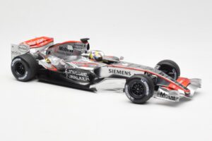 McLaren Mercedes MP4-21 #4 J.P. Montoya F1 2006 Minichamps 1:18 530061804 Metāls — attēls 4 no 6
