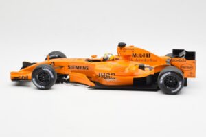 McLaren MP4-21 Mercedes #4 J.P. Montoya Interim Livery 2006 Minichamps 1:18 530061874 Metāls — attēls 3 no 6