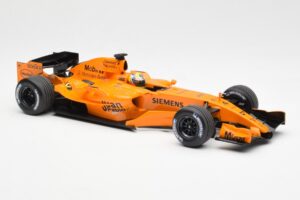 McLaren MP4-21 Mercedes #4 J.P. Montoya Interim Livery 2006 Minichamps 1:18 530061874 Metāls — attēls 4 no 6