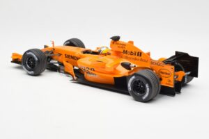McLaren MP4-21 Mercedes #4 J.P. Montoya Interim Livery 2006 Minichamps 1:18 530061874 Metāls — attēls 5 no 6