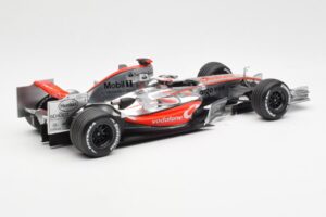 McLaren MP4-21 Mercedes #4 J-P. Montoya Showcar 2006 Minichamps 1:18 MONTOYA002 Metāls — attēls 2 no 6