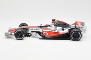 McLaren MP4-21 Mercedes #4 J-P. Montoya Showcar 2006 Minichamps 1:18 MONTOYA002 Metāls — attēls 3 no 6