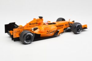 McLaren MP4-21 Mercedes #3 K. Raikkonen Interim Livery 2006 Minichamps 1:18 530061873 Metāls — attēls 2 no 6