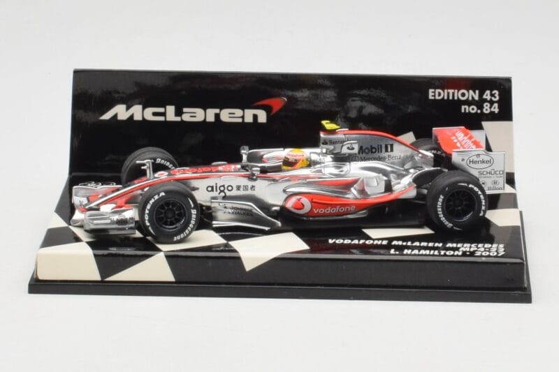McLaren Mercedes MP4-22 #2 L. Hamilton Race Car 2007 Minichamps 1:43 530074302 Metāls