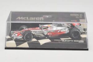 McLaren Mercedes MP4-23 #22 L. Hamilton Race Car 2008 Minichamps 1:43 530084322 Metāls — attēls 5 no 5