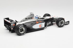 McLaren MP4/13 #8 M. Hakkinen F1 World Champion 1998 Minichamps 1:18 18690008 Metāls — attēls 2 no 7
