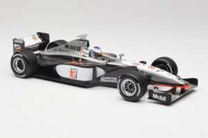 McLaren MP4/13 #8 M. Hakkinen F1 World Champion 1998 Minichamps 1:18 18690008 Metāls — attēls 4 no 7