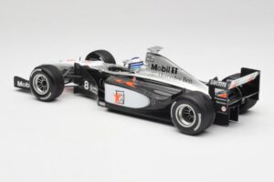McLaren MP4/13 #8 M. Hakkinen F1 World Champion 1998 Minichamps 1:18 18690008 Metāls — attēls 5 no 7