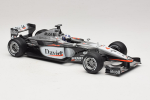 McLaren MP4-16 Mercedes #3 D. Coulthard F1 2001 Hot Wheels 1:18 50199 Metāls — attēls 4 no 6