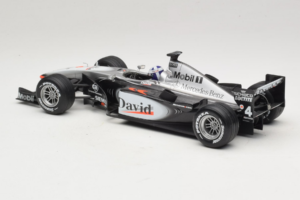 McLaren MP4-16 Mercedes #3 D. Coulthard F1 2001 Hot Wheels 1:18 50199 Metāls — attēls 5 no 6