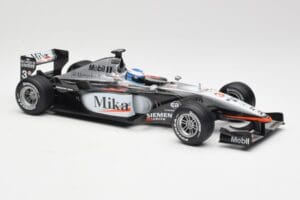 McLaren MP4-16 #4 M. Häkkinen F1 2001 Hot Wheels 1:18 50198 Metāls — attēls 4 no 6