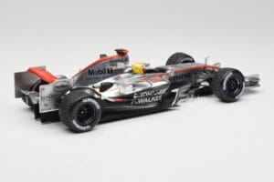 McLaren MP4-21 L. Hamilton Silverstone Test 2006 Minichamps 1:18 530061884 Metāls — attēls 2 no 6