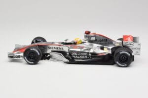 McLaren MP4-21 L. Hamilton Silverstone Test 2006 Minichamps 1:18 530061884 Metāls — attēls 3 no 6