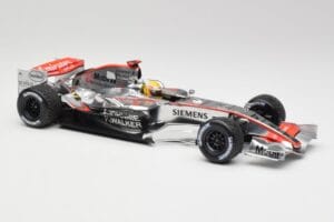 McLaren MP4-21 L. Hamilton Silverstone Test 2006 Minichamps 1:18 530061884 Metāls — attēls 4 no 6