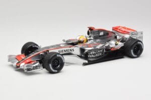 McLaren MP4-21 L. Hamilton Silverstone Test 2006 Minichamps 1:18 530061884 Metāls