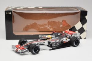 McLaren MP4-21 L. Hamilton Silverstone Test 2006 Minichamps 1:18 530061884 Metāls — attēls 6 no 6
