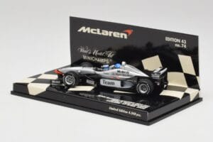 McLaren MP4/98T 2-Seater M. Hakkinen / E. Hakkinen F1 2000 Minichamps 1:43 530984378 Metāls — attēls 3 no 4