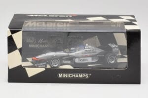 McLaren MP4/98T 2-Seater M. Hakkinen / E. Hakkinen F1 2000 Minichamps 1:43 530984378 Metāls — attēls 4 no 4