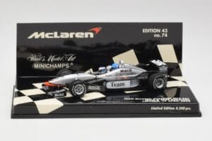 McLaren MP4/98T 2-Seater M. Hakkinen / E. Hakkinen F1 2000 Minichamps 1:43 530984378 Metāls