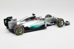 Mercedes AMG Petronas W05 #44 L. Hamilton F1 World Champion 2014 Minichamps 1:18 186140044 Metāls — attēls 2 no 7