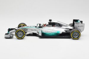 Mercedes AMG Petronas W05 #44 L. Hamilton F1 World Champion 2014 Minichamps 1:18 186140044 Metāls — attēls 3 no 7