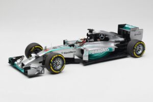 Mercedes AMG Petronas W05 #44 L. Hamilton F1 World Champion 2014 Minichamps 1:18 186140044 Metāls