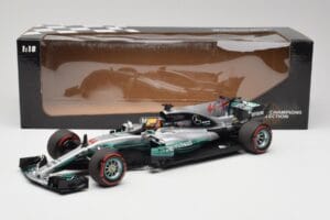 Mercedes AMG W08 EQ Power+ Petronas #44 L. Hamilton F1 World Champion 2017 Minichamps 1:18 186170044 Sveķi — attēls 7 no 7