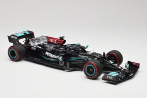 Mercedes AMG W12 Petronas #44 L. Hamilton Spanish GP 100th Pole 2021 Minichamps 1:18 110210444 Sveķi — attēls 4 no 7