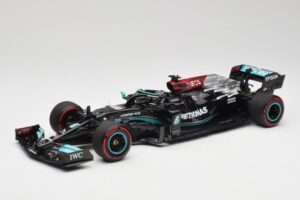 Mercedes AMG W12 Petronas #44 L. Hamilton Spanish GP 100th Pole 2021 Minichamps 1:18 110210444 Sveķi