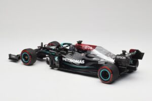 Mercedes AMG W12 Petronas #44 L. Hamilton Spanish GP 100th Pole 2021 Minichamps 1:18 110210444 Sveķi — attēls 5 no 7