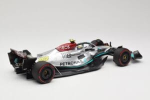 Mercedes AMG W13 E Performance Petronas #44 L. Hamilton Brazilian GP 2022 Minichamps 1:18 110222144 Sveķi — attēls 2 no 7