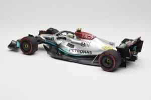 Mercedes AMG W13 E Performance Petronas #44 L. Hamilton Brazilian GP 2022 Minichamps 1:18 110222144 Sveķi — attēls 5 no 7